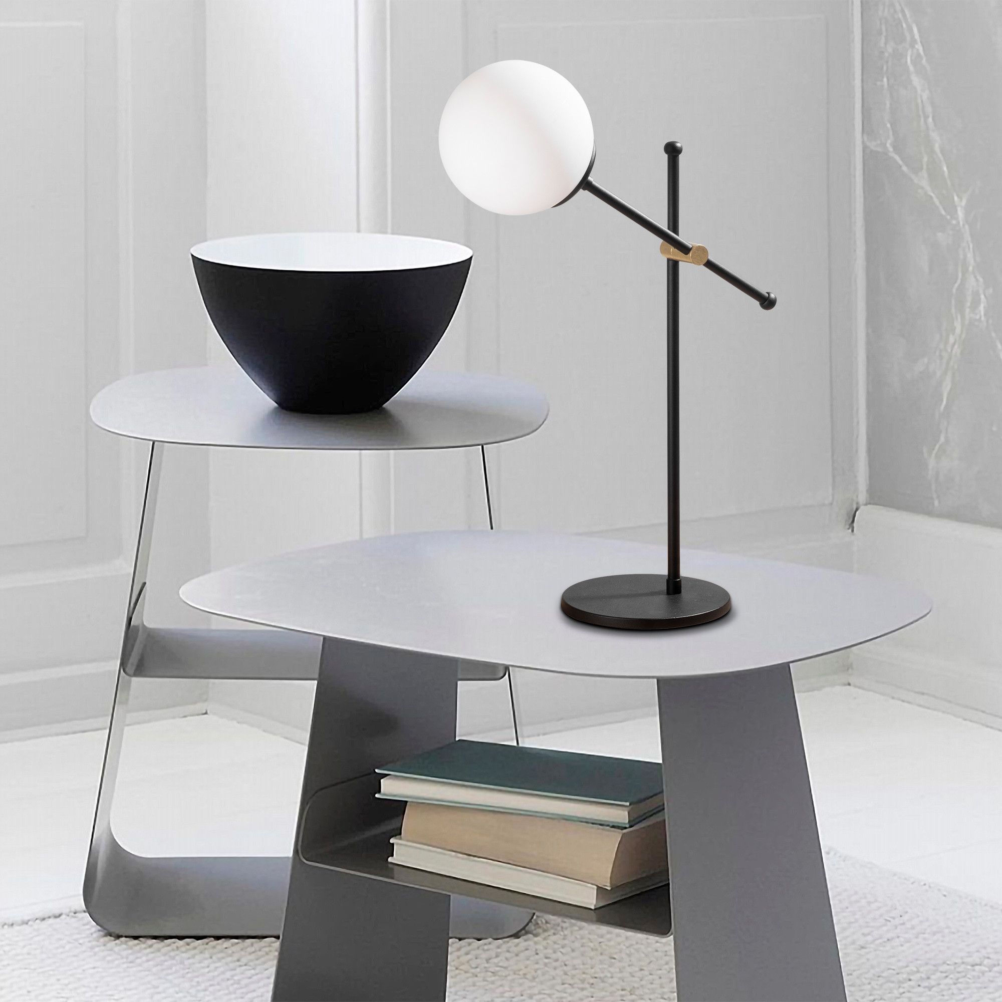 Lampe à poser Sheen | Noir | Corps en métal | Capuchon en verre