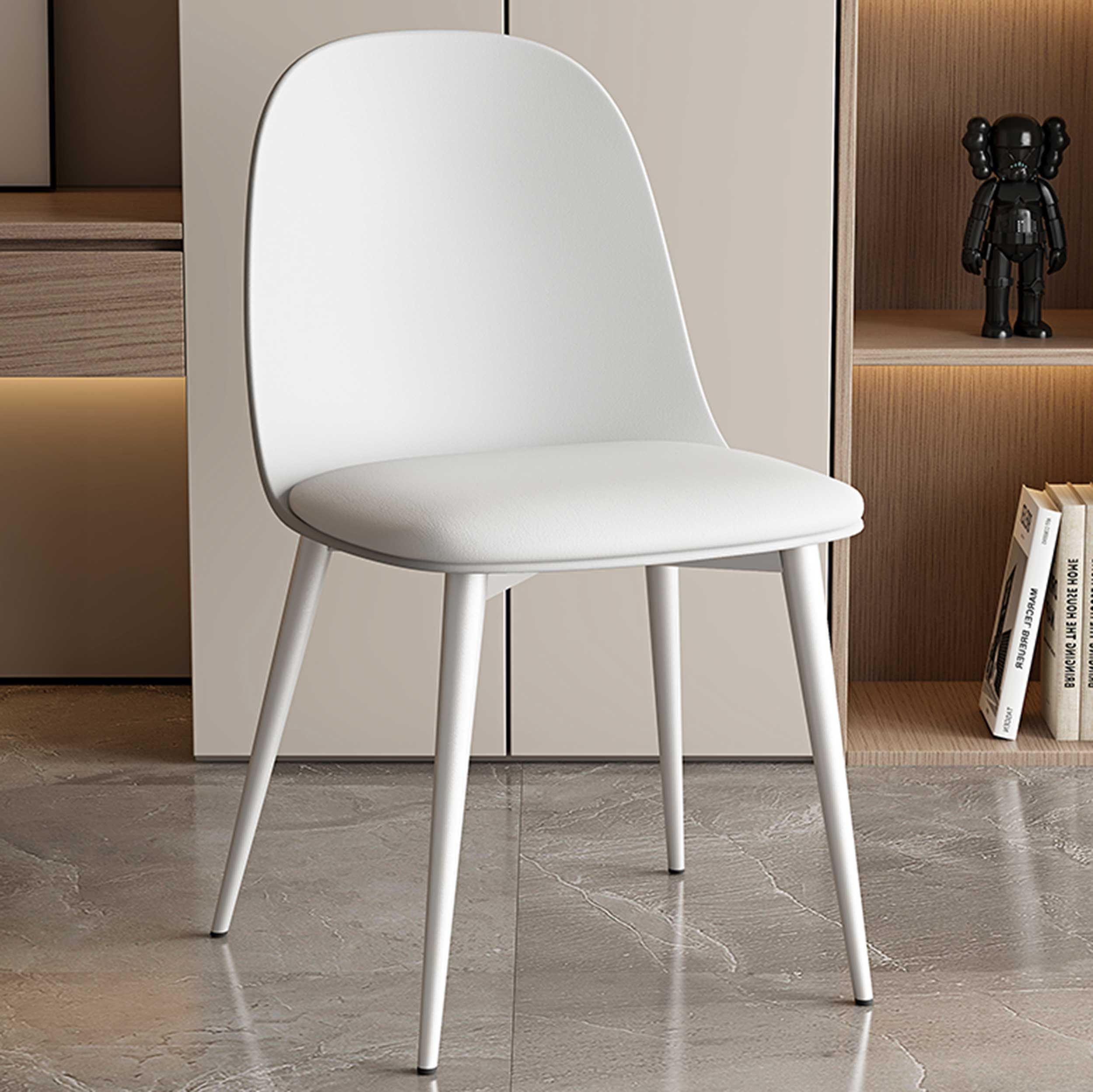 Chaise blanche Jasmin en polypropylène avec coussin en PU | Pieds en métal | H81 x L51 x P44 cm